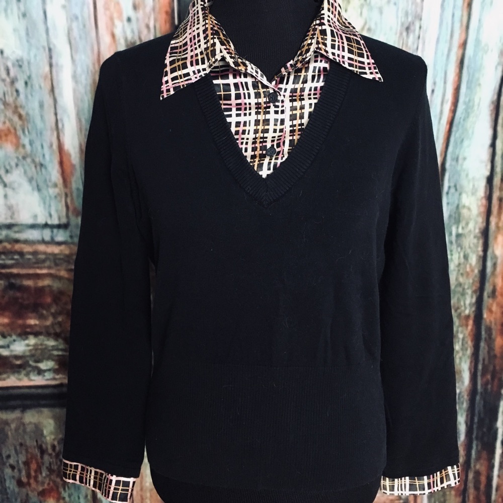 Limited black sweater with plaid shirt collar